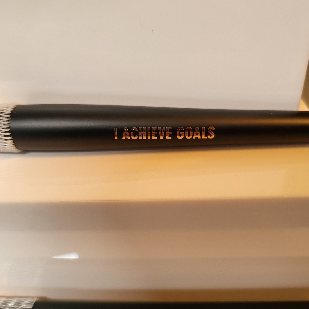 CLEARANCE! 3-Piece RealHer & Boyd Makeup Brush Set, New - Picture 4 of 6